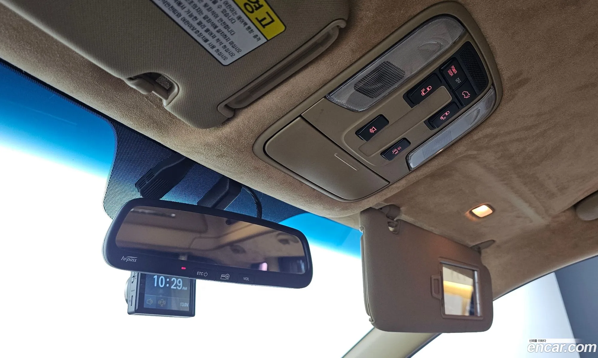 Kia Carnival 2018 KNAMB81ABJS432877 — 2