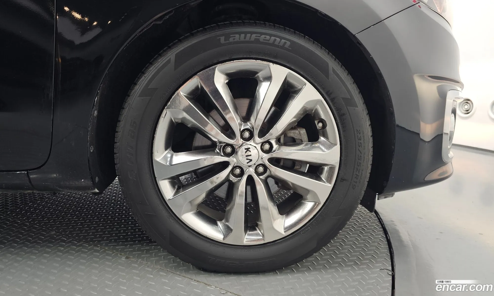 Kia Carnival 2018 KNAMB81ABJS432877 — 12