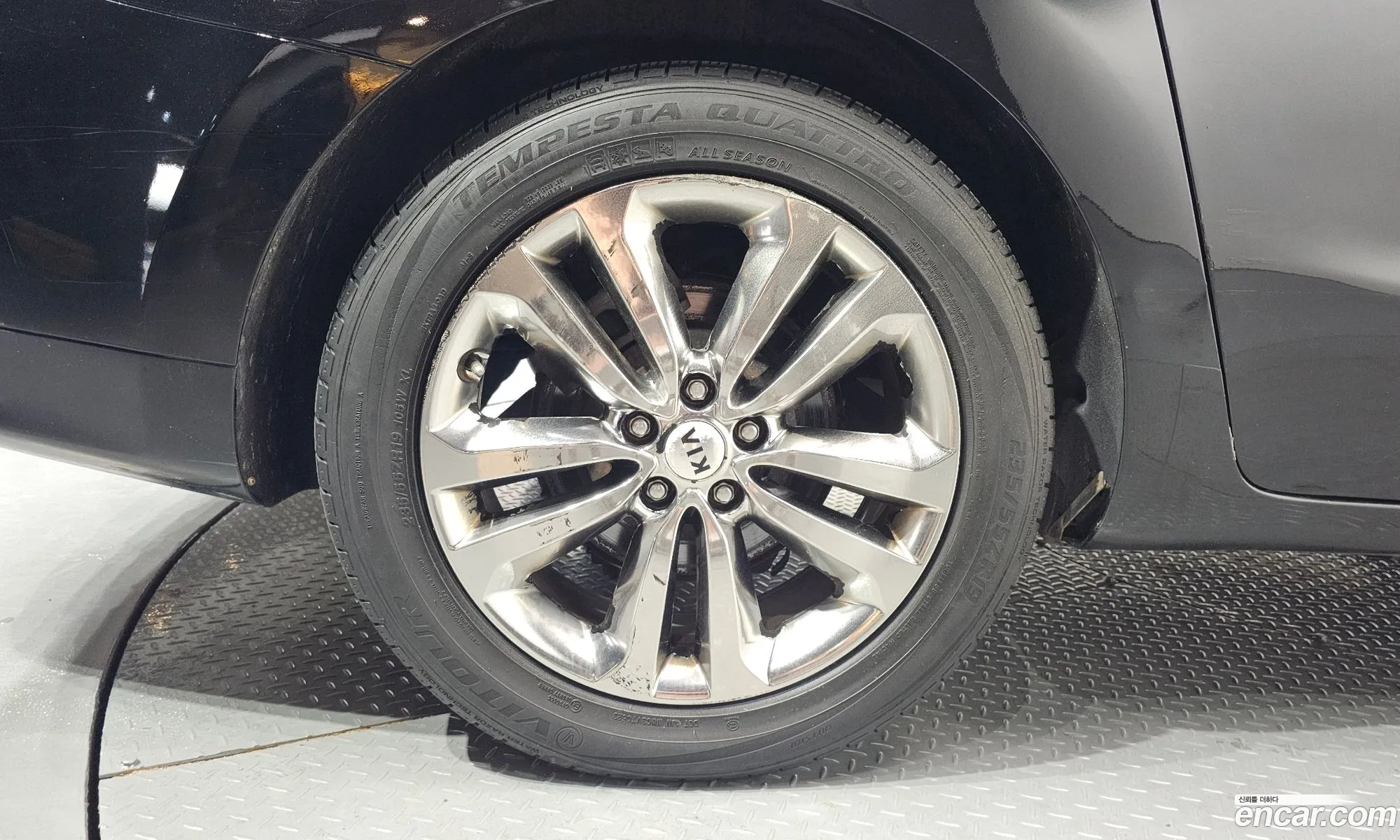Kia Carnival 2018 KNAMB81ABJS432877 — 9
