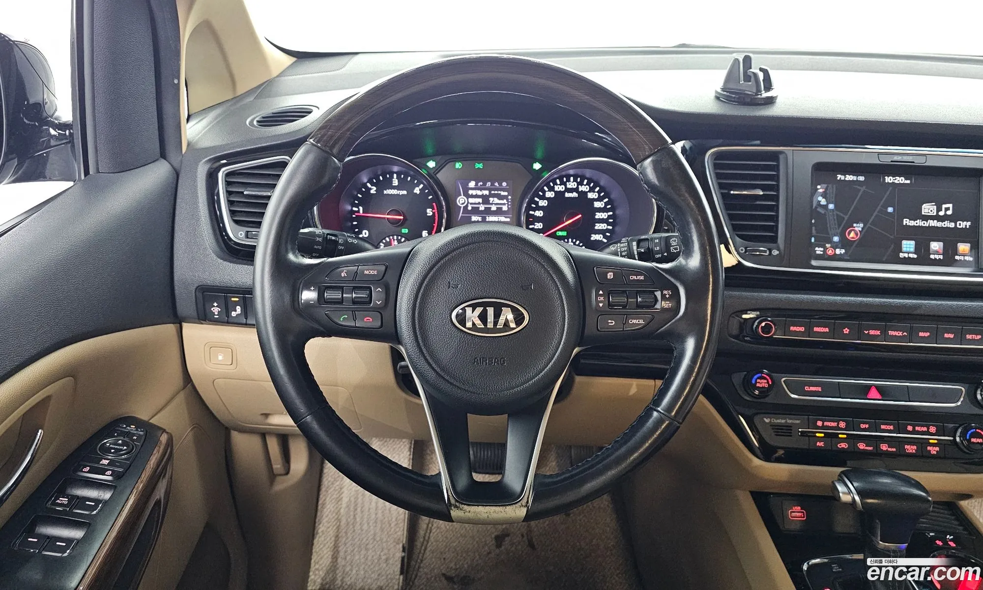 Kia Carnival 2018 KNAMB81ABJS432877 — 24