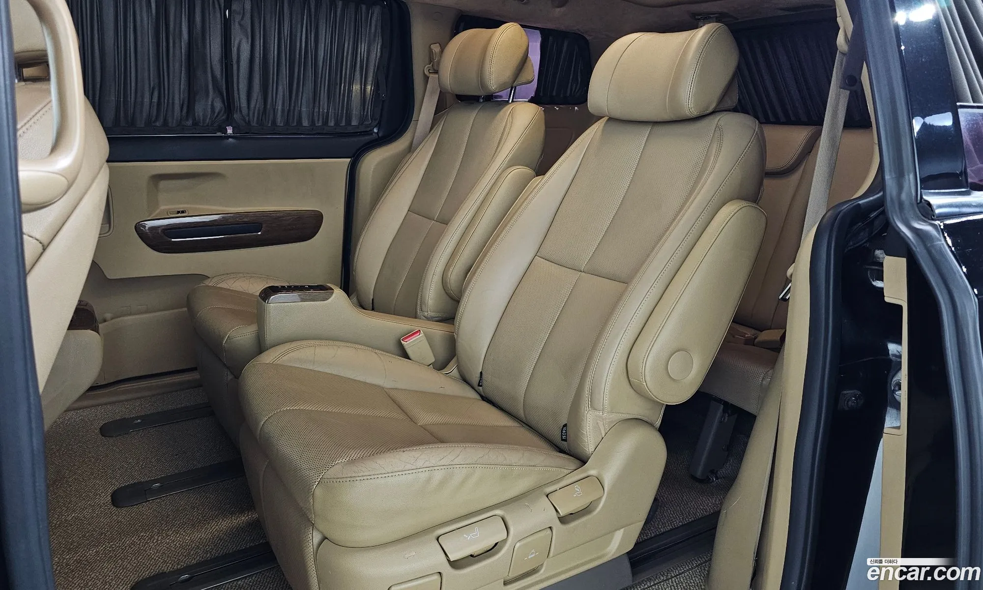 Kia Carnival 2018 KNAMB81ABJS432877 — 29