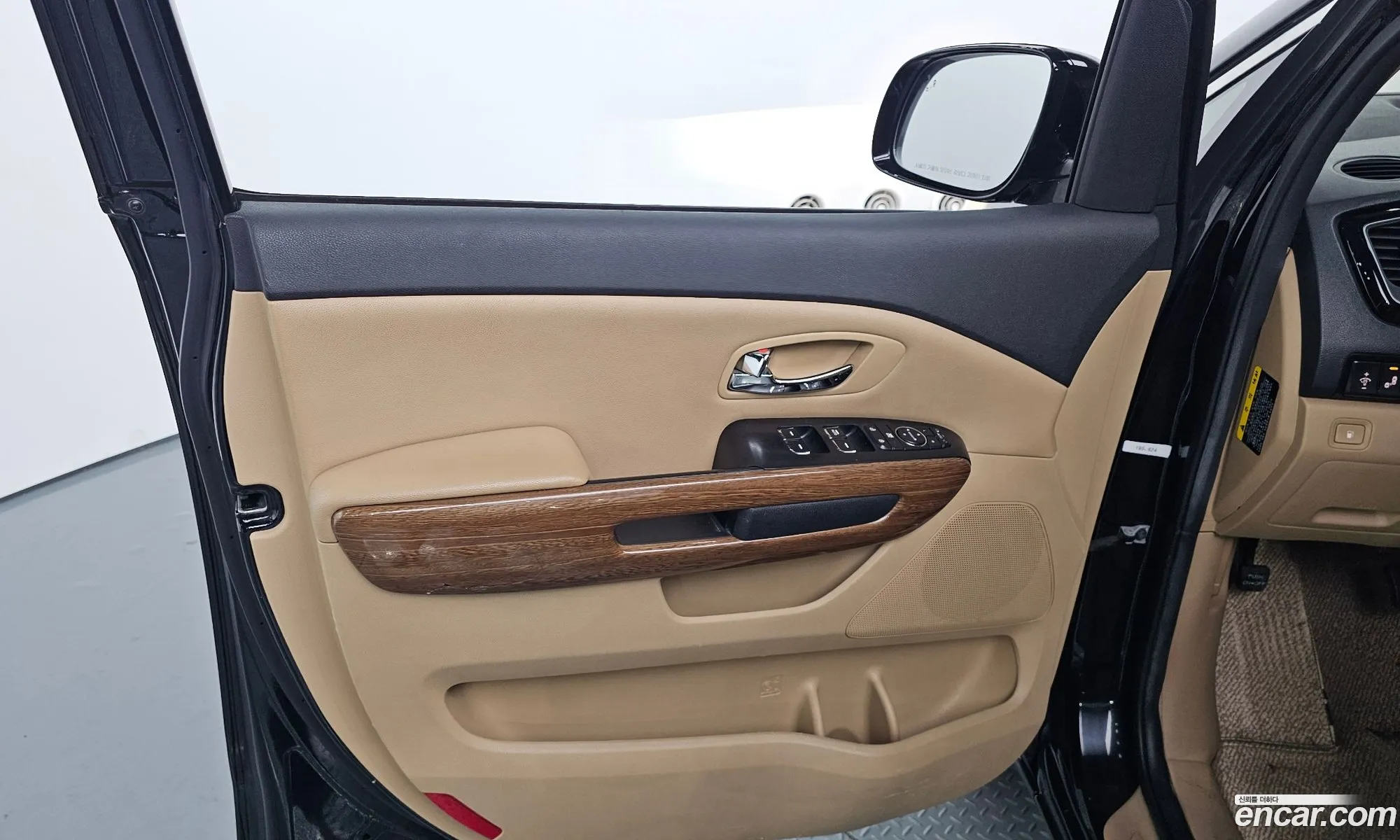 Kia Carnival 2018 KNAMB81ABJS432877 — 15