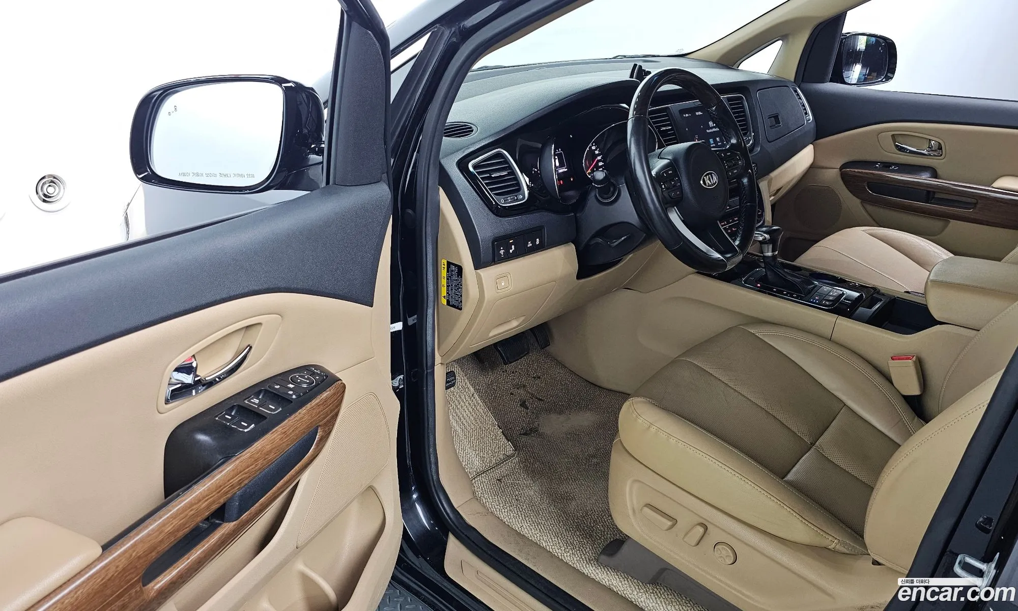 Kia Carnival 2018 KNAMB81ABJS432877 — 20