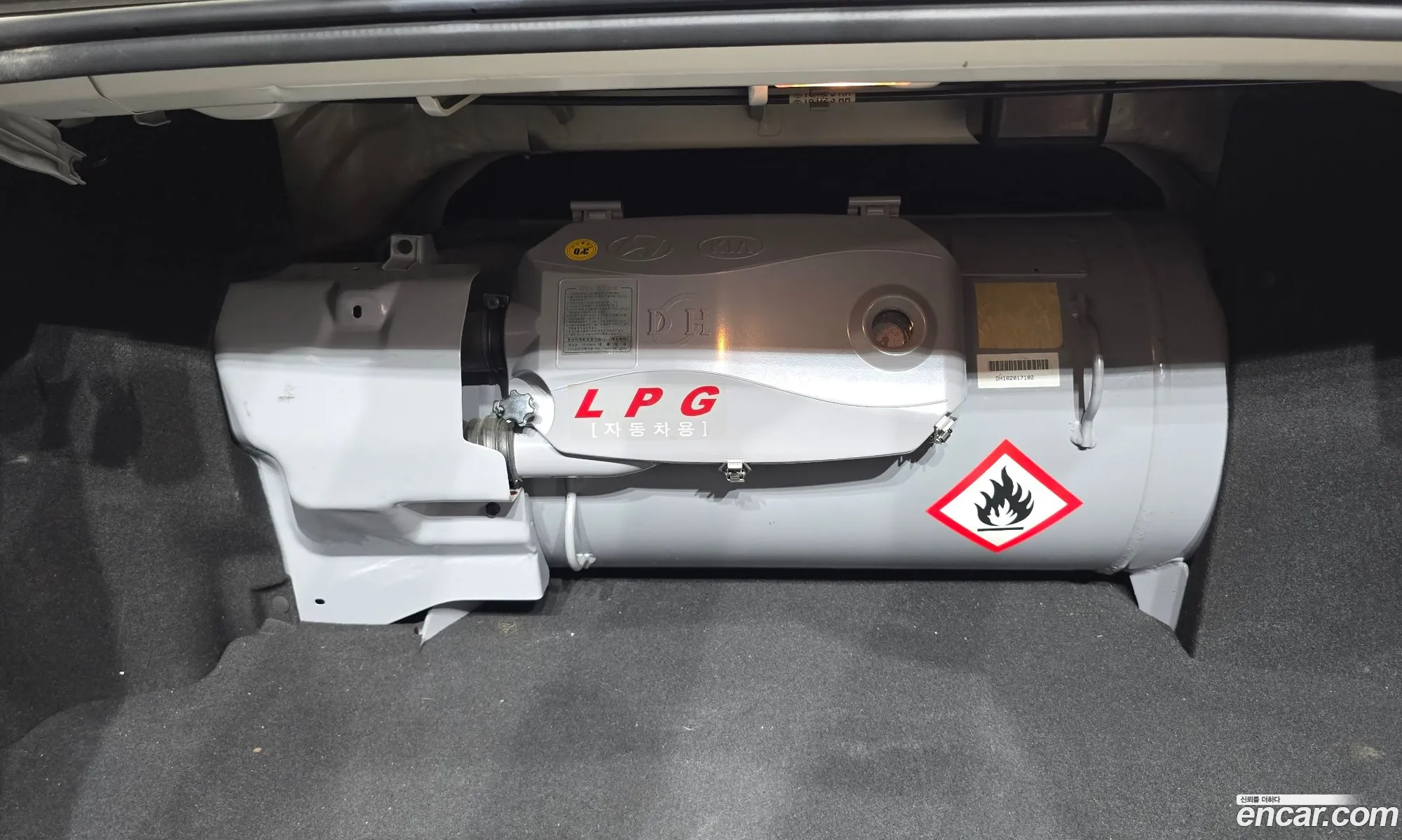 Hyundai LF Sonata 2016 KMHE341DBGA240865 — 10