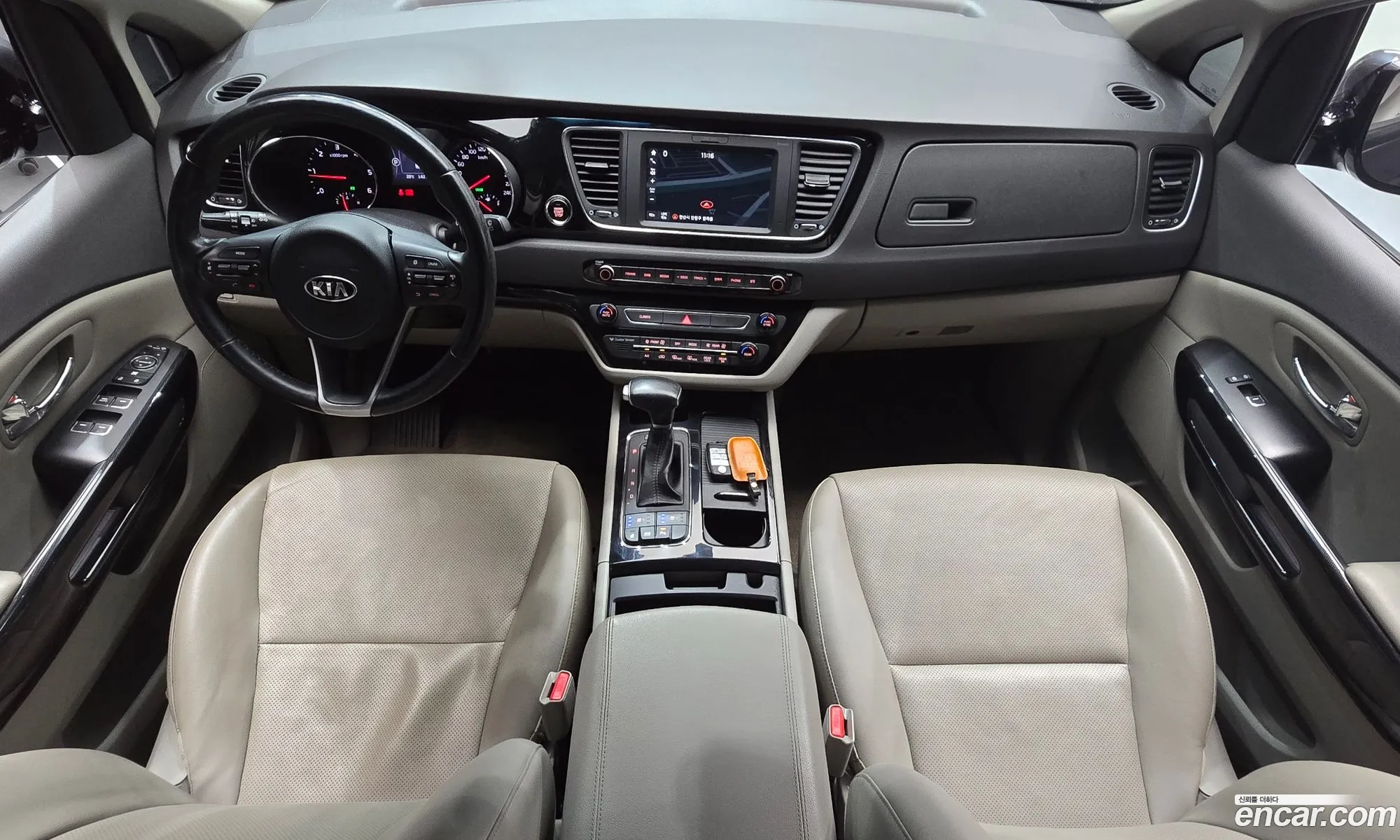 Kia Carnival 2017 KNAMC81ABHS310018 — 4