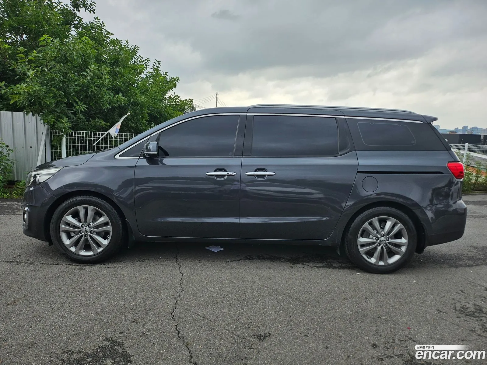 Kia Carnival 2017 — 12