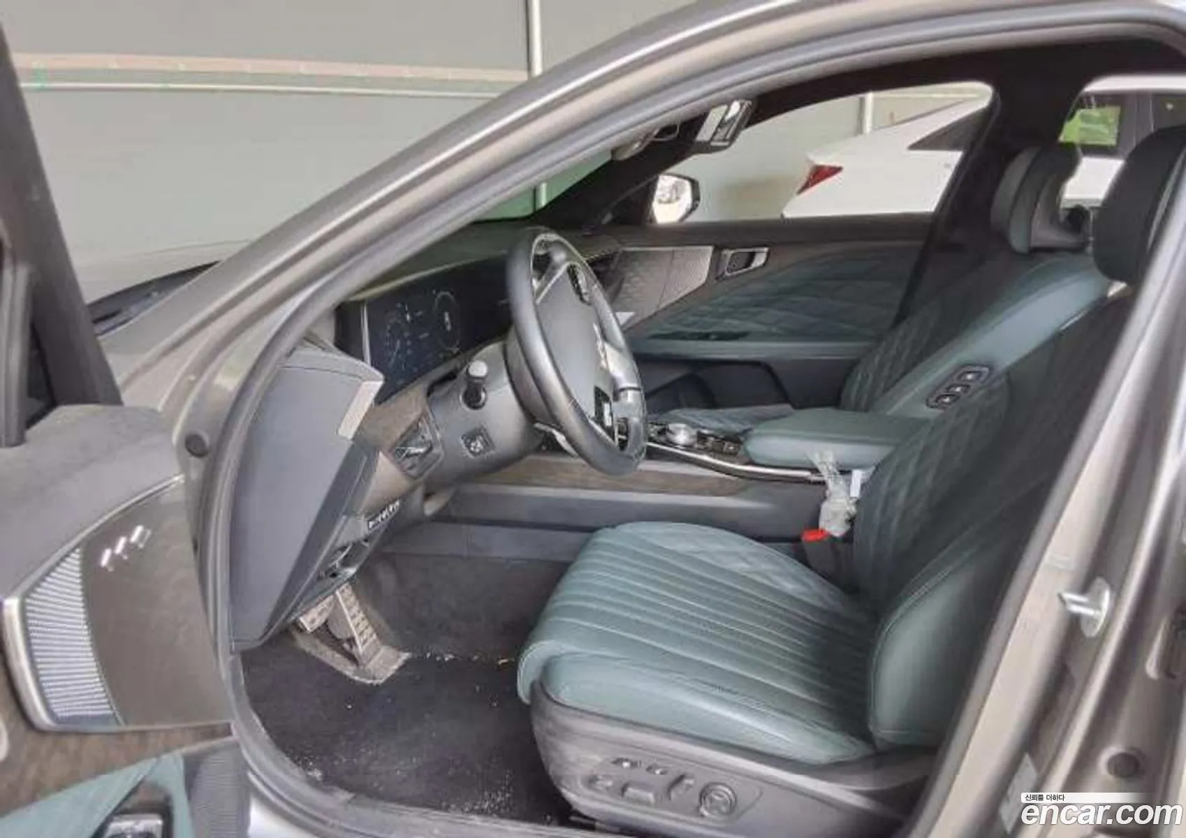Kia K8 Hybrid 2023 — 3