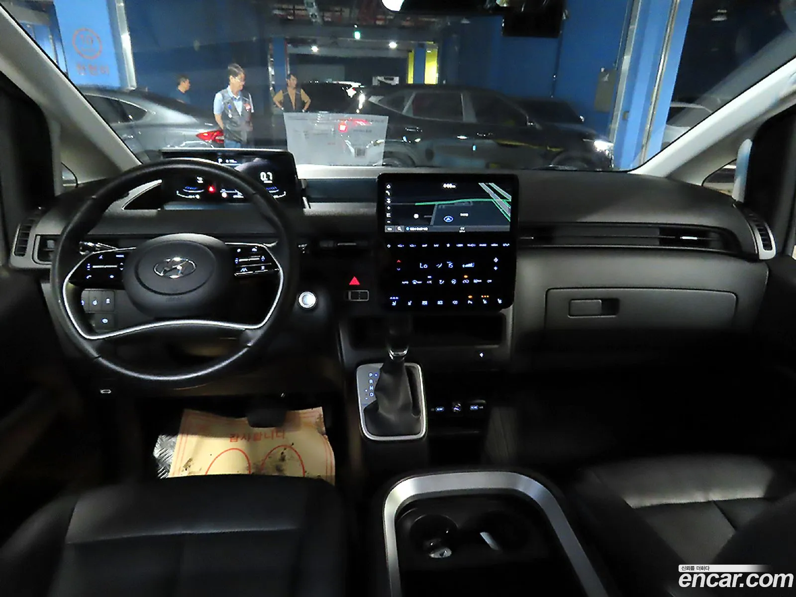 Hyundai Staria 2023 — 2