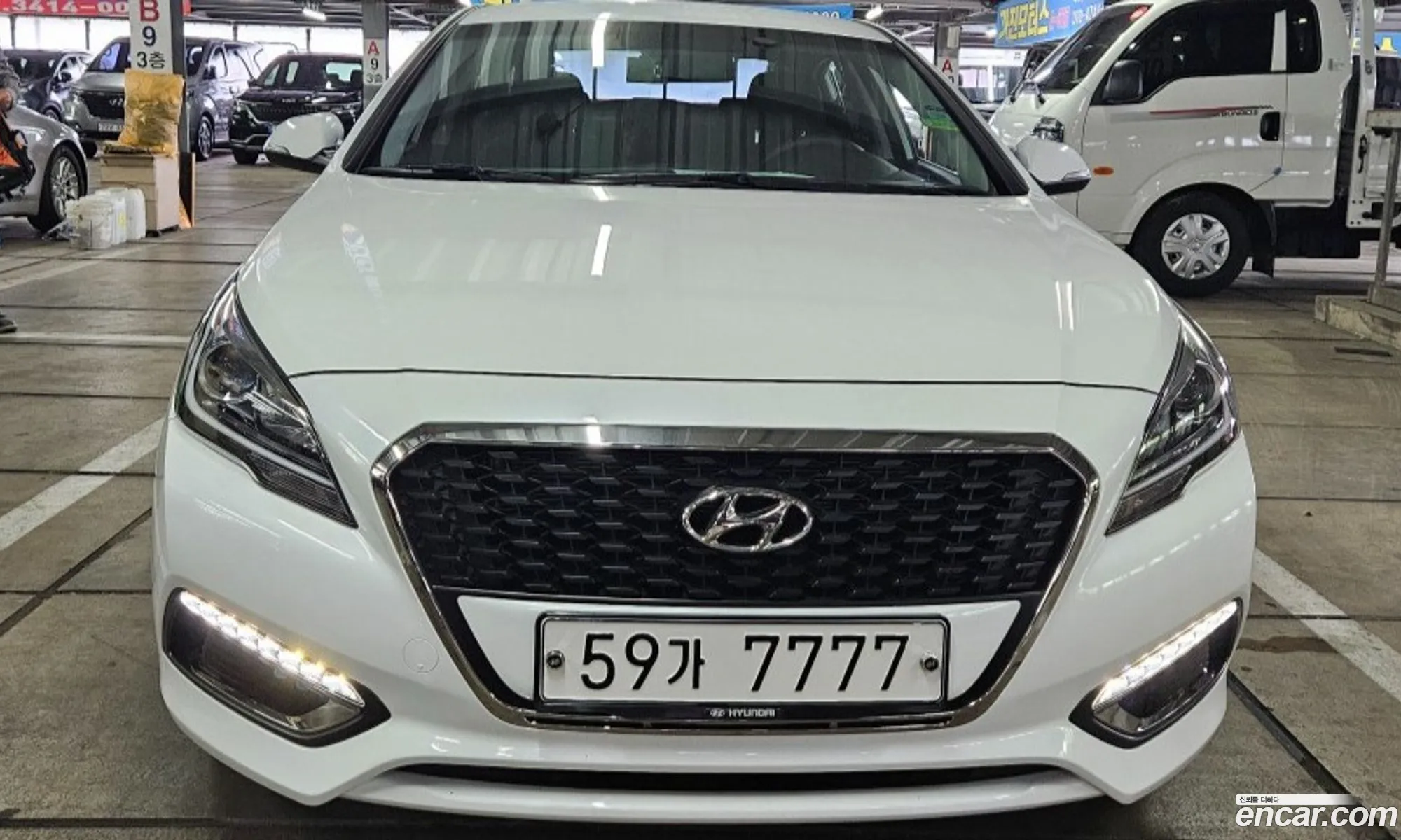Hyundai LF Sonata Hybrid