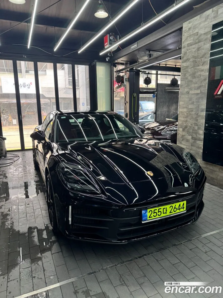 Porsche Panamera 2025 — 4