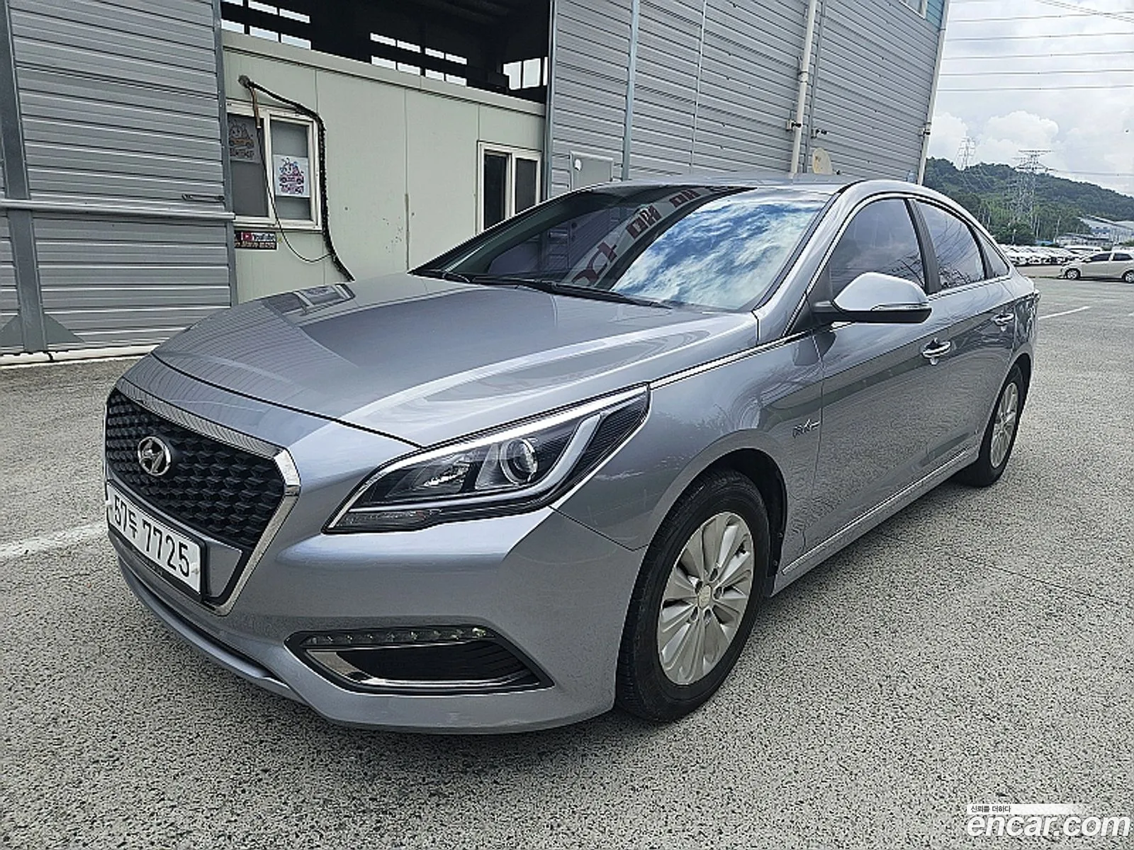 Hyundai LF Sonata Hybrid