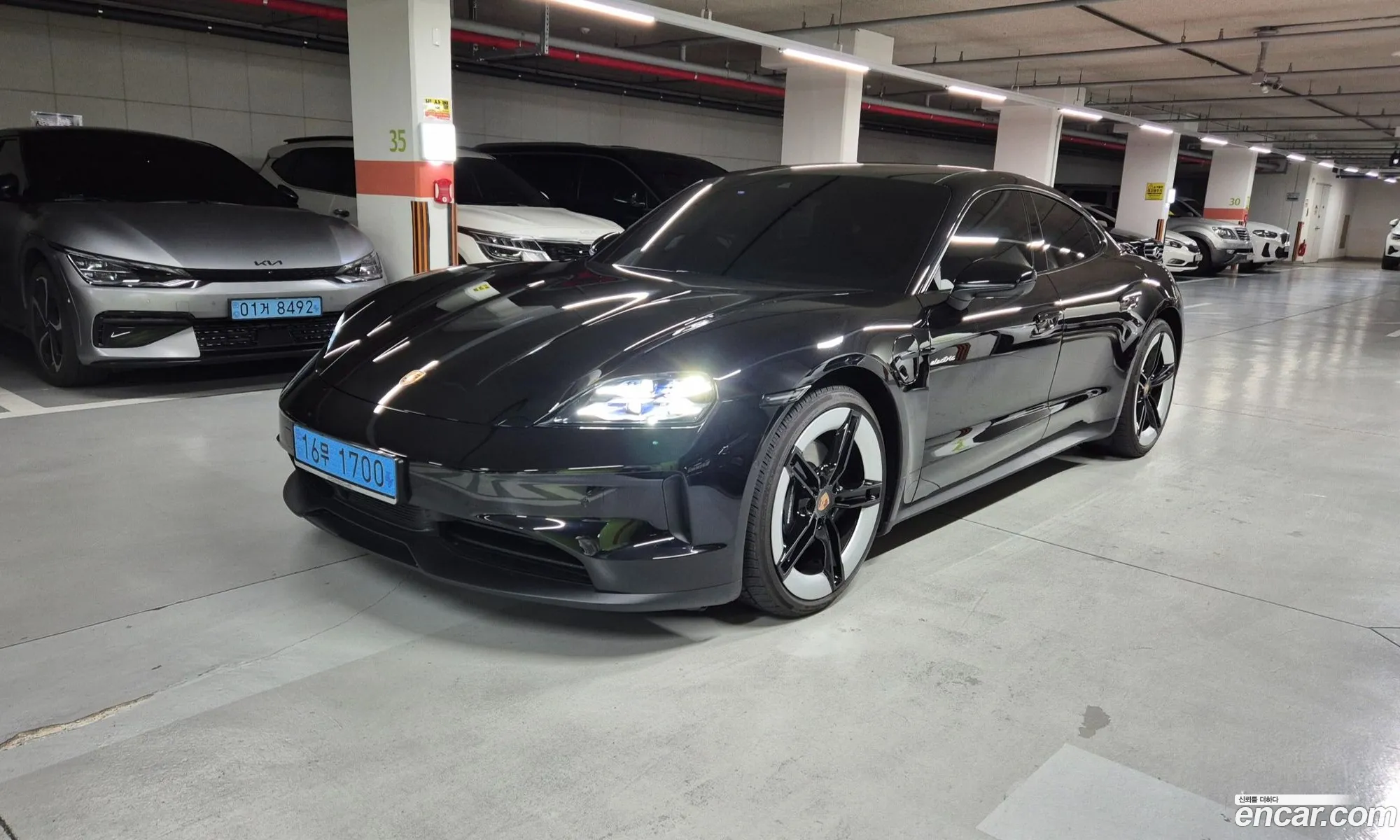 Porsche Taycan 2025 — 3