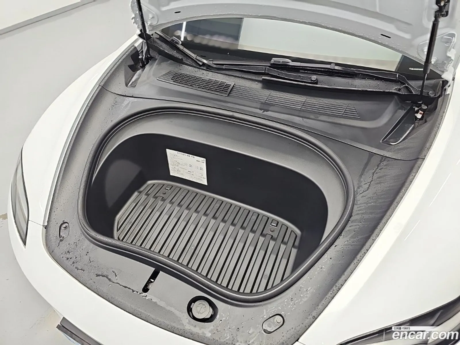 Tesla Model 3 2025 — 3
