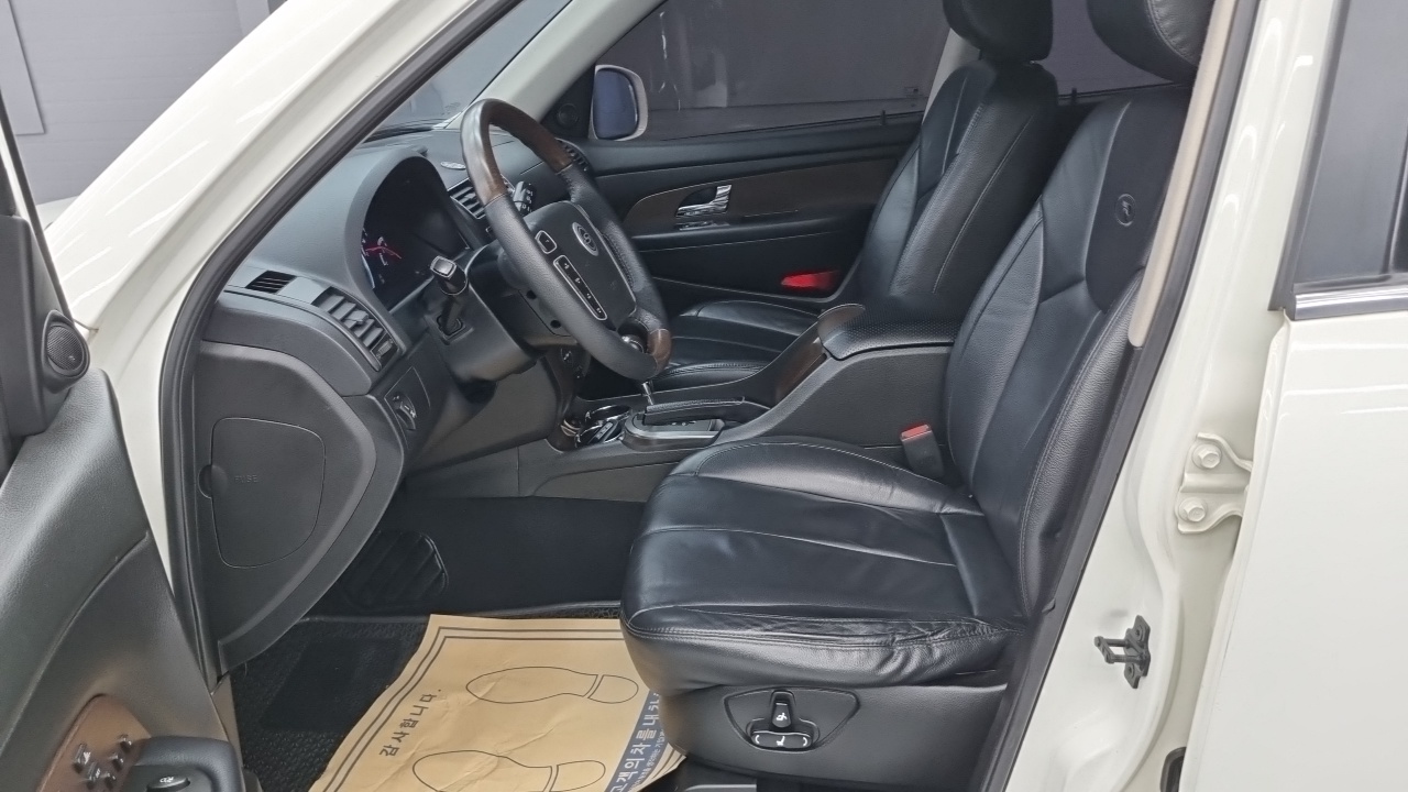KG Mobility (SsangYong) Rexton W