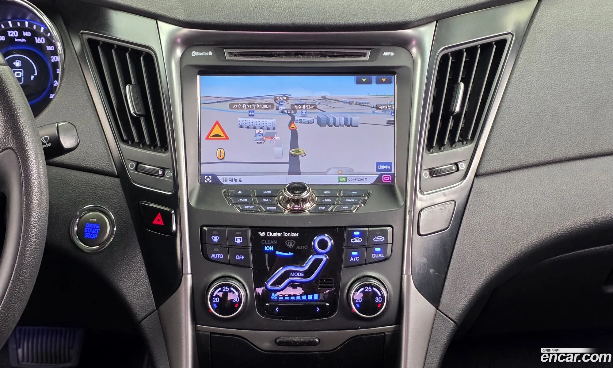 Hyundai YF Sonata 2012 KMHEC41ABCA438555 — 4