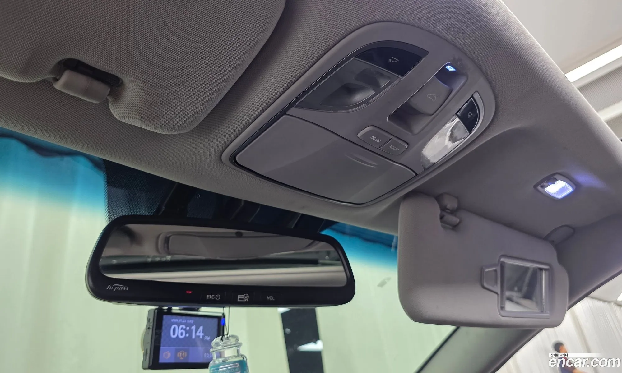 Hyundai YF Sonata 2012 KMHEC41ABCA438555 — 31