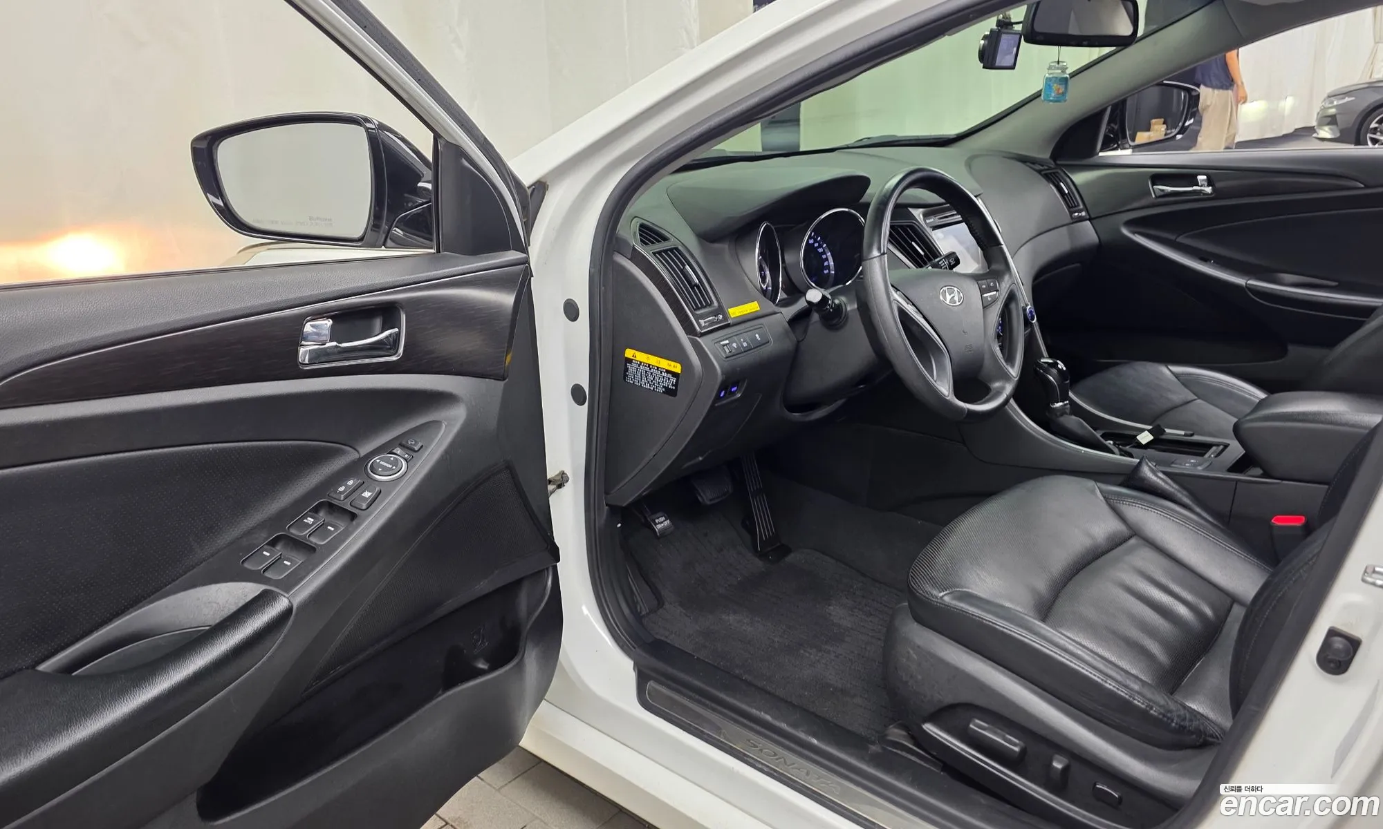 Hyundai YF Sonata