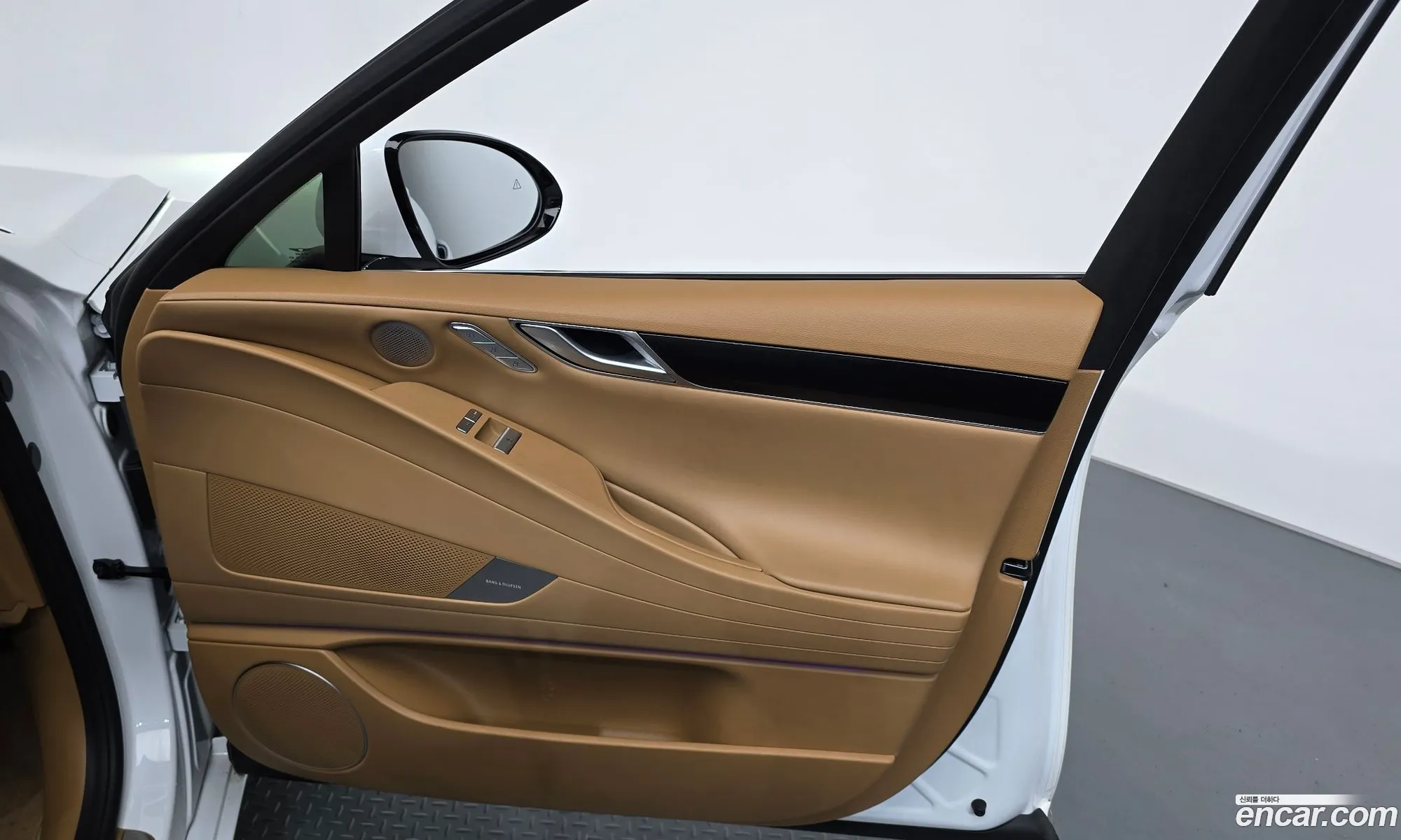 Genesis G80 2024 KMTGB41CDSU228084 — 17
