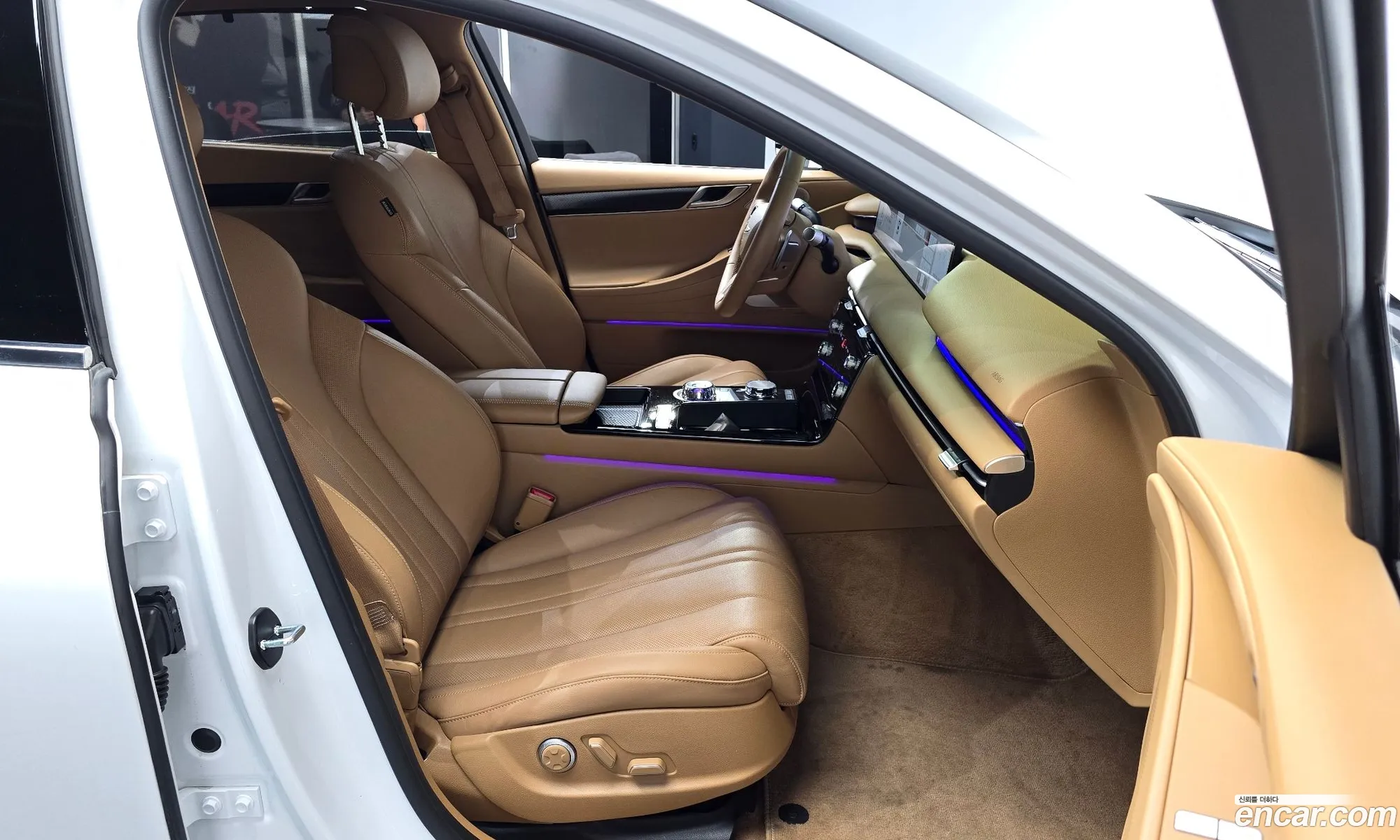 Genesis G80 2024 KMTGB41CDSU228084 — 31