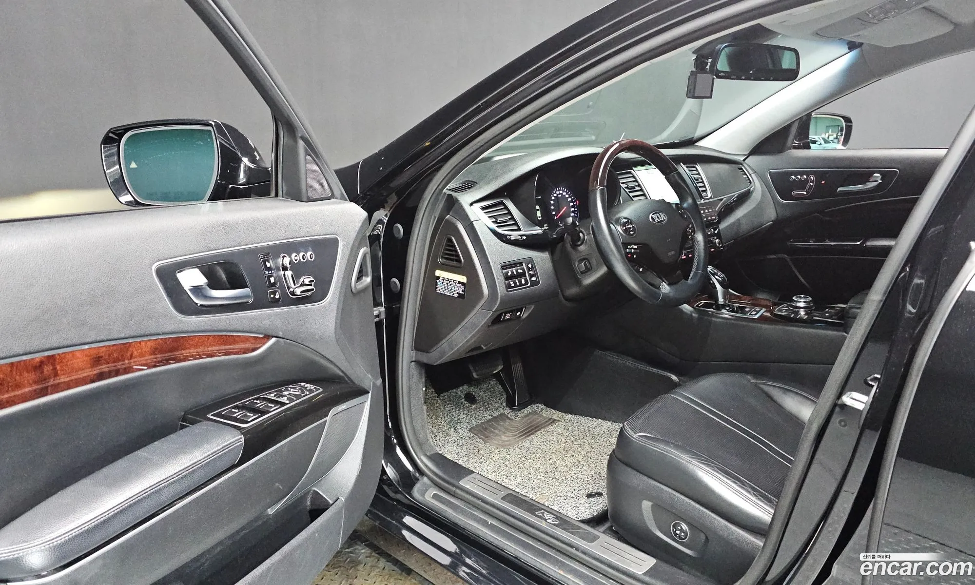 Kia K9 2015 — 13