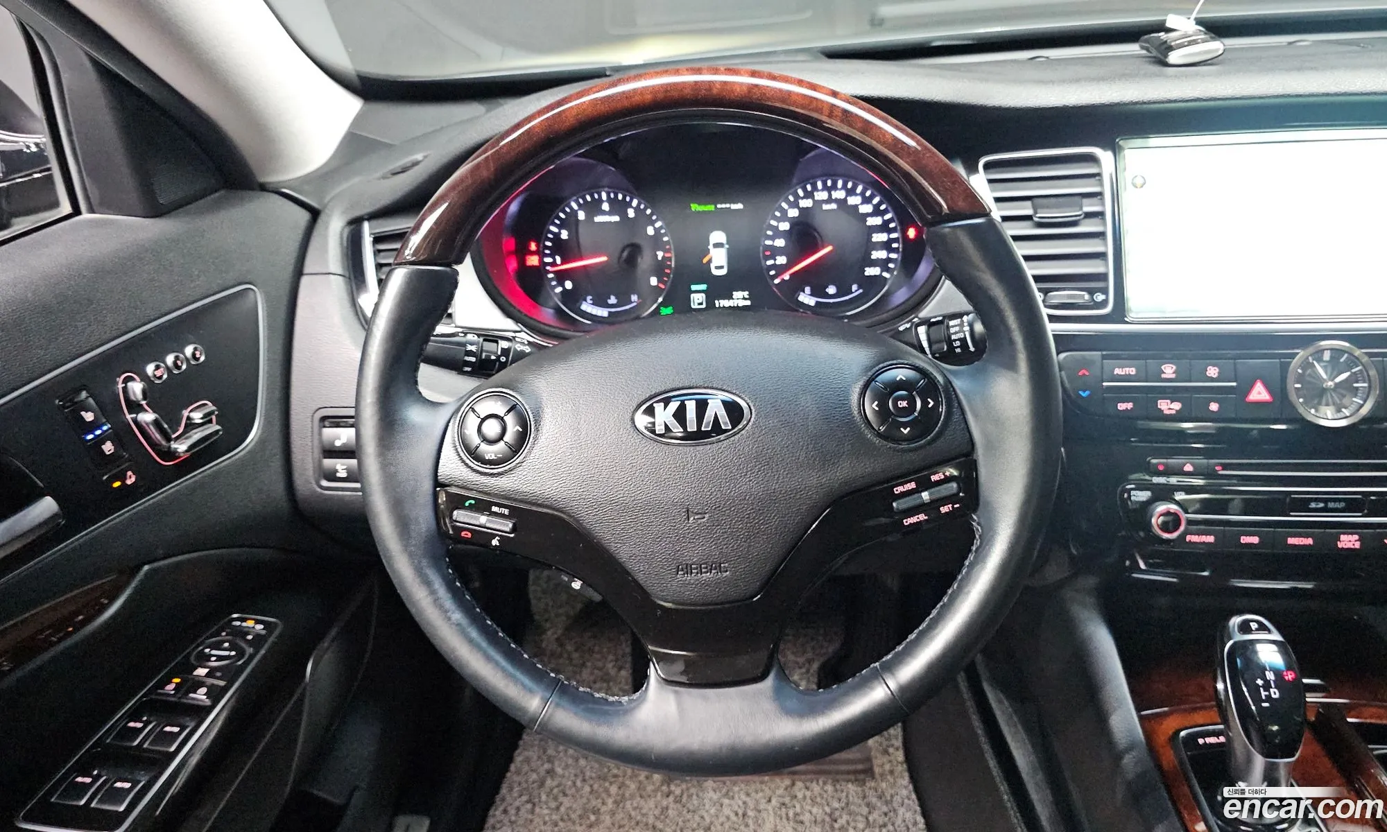 Kia K9 2015 — 11