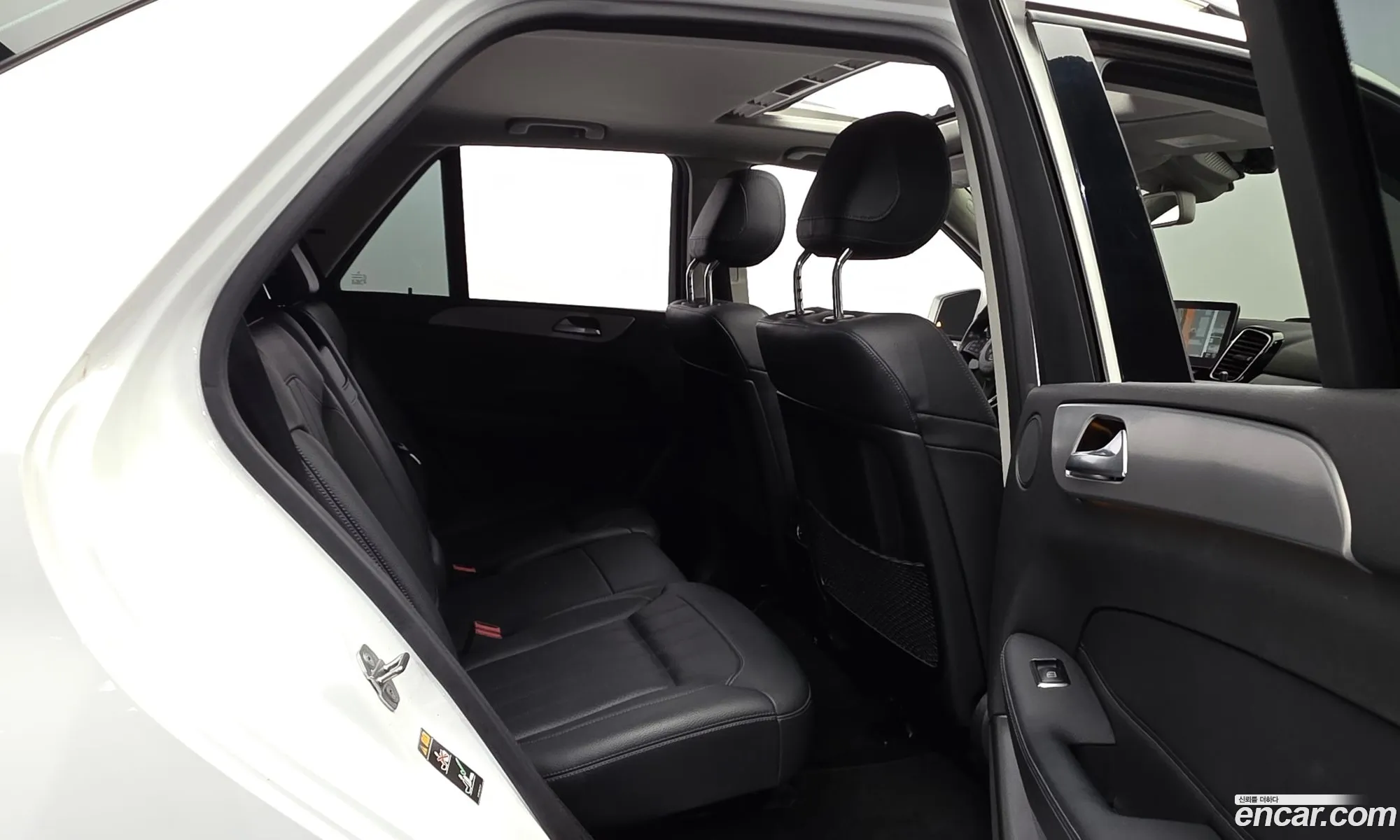 Mercedes-Benz GLE-Class W166 2018 WDCDA2EB3JB092435 — 20