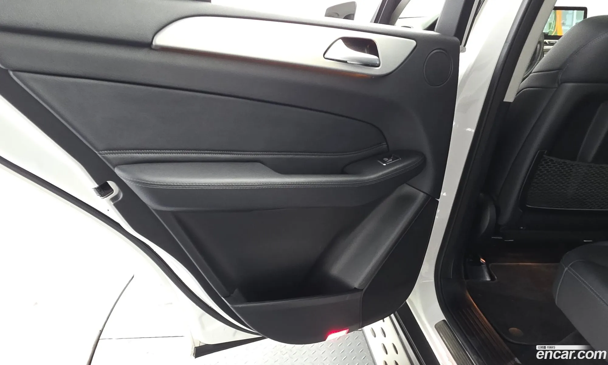Mercedes-Benz GLE-Class W166 2018 WDCDA2EB3JB092435 — 26