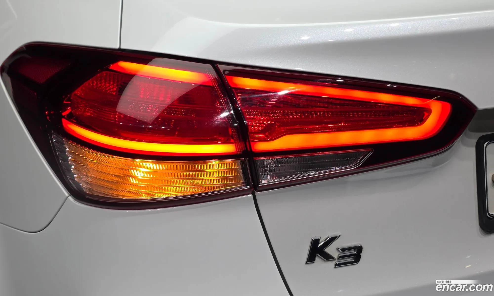 Kia K3 2017 KNAFK412BHA968844 — 31