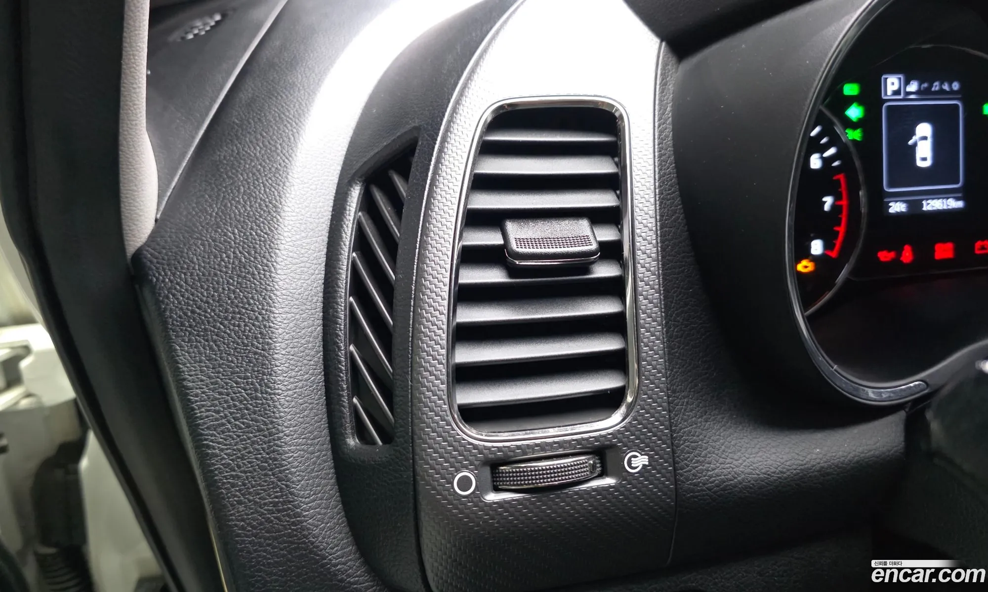 Kia K3 2017 KNAFK412BHA968844 — 34