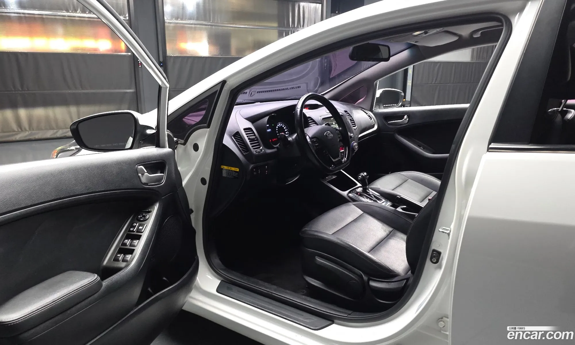 Kia K3 2017 KNAFK412BHA968844 — 10
