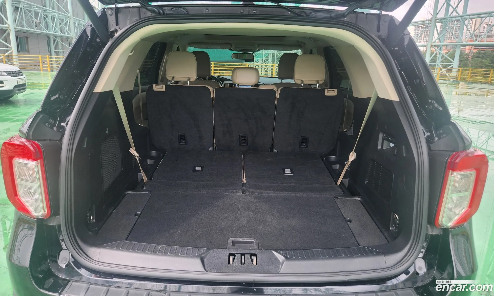 Ford Explorer 6th Gen 2022 — 7