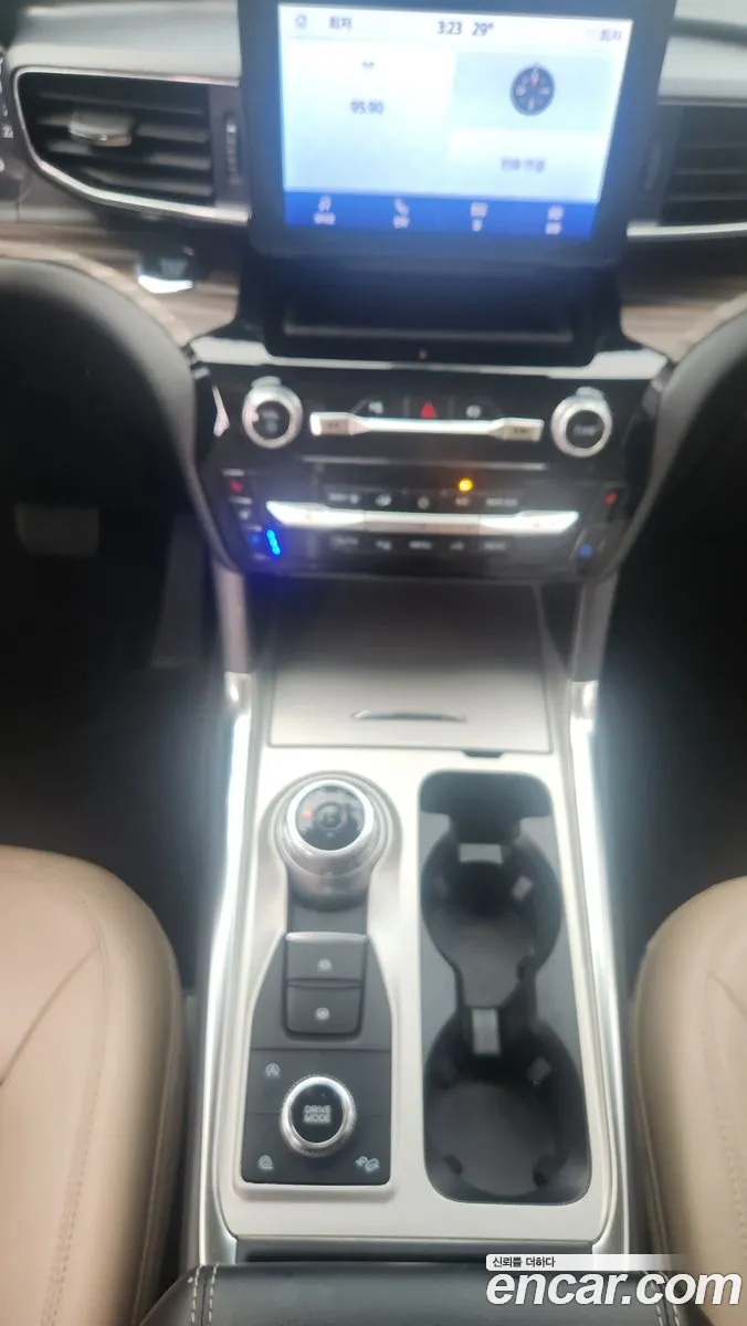 Ford Explorer 6th Gen 2022 — 16