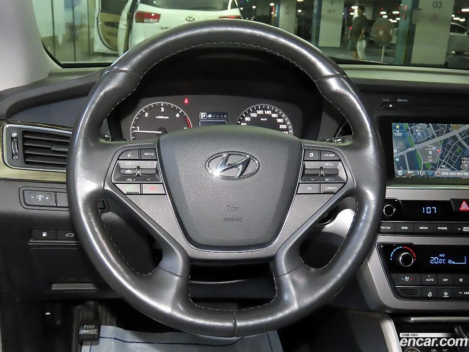 Hyundai LF Sonata 2015 — 19