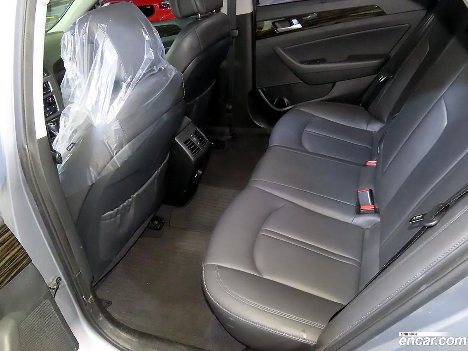 Hyundai LF Sonata 2015 — 17