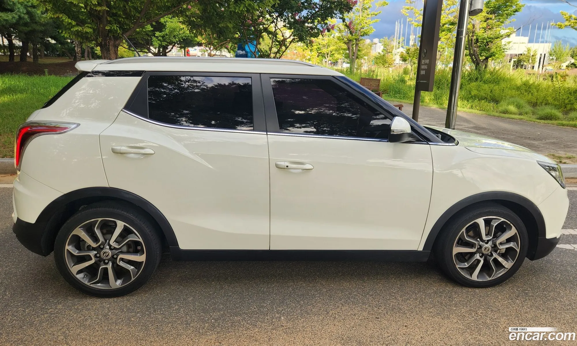 KG Mobility (SsangYong) Tivoli 2016 — 2